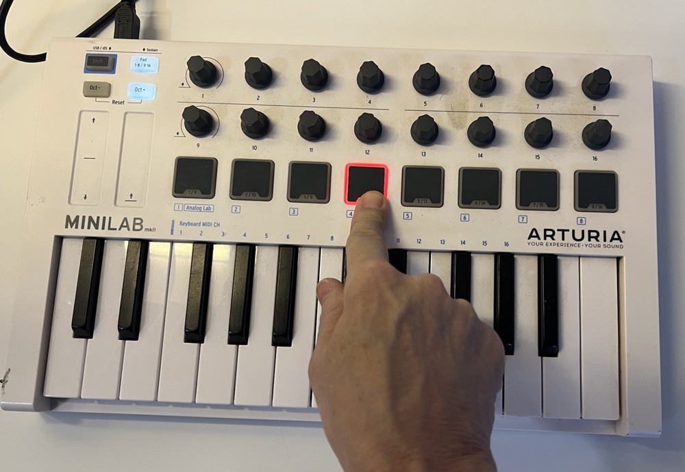 Arturia MiniLab MkII 25Key USB MIDI Controller Keyboard