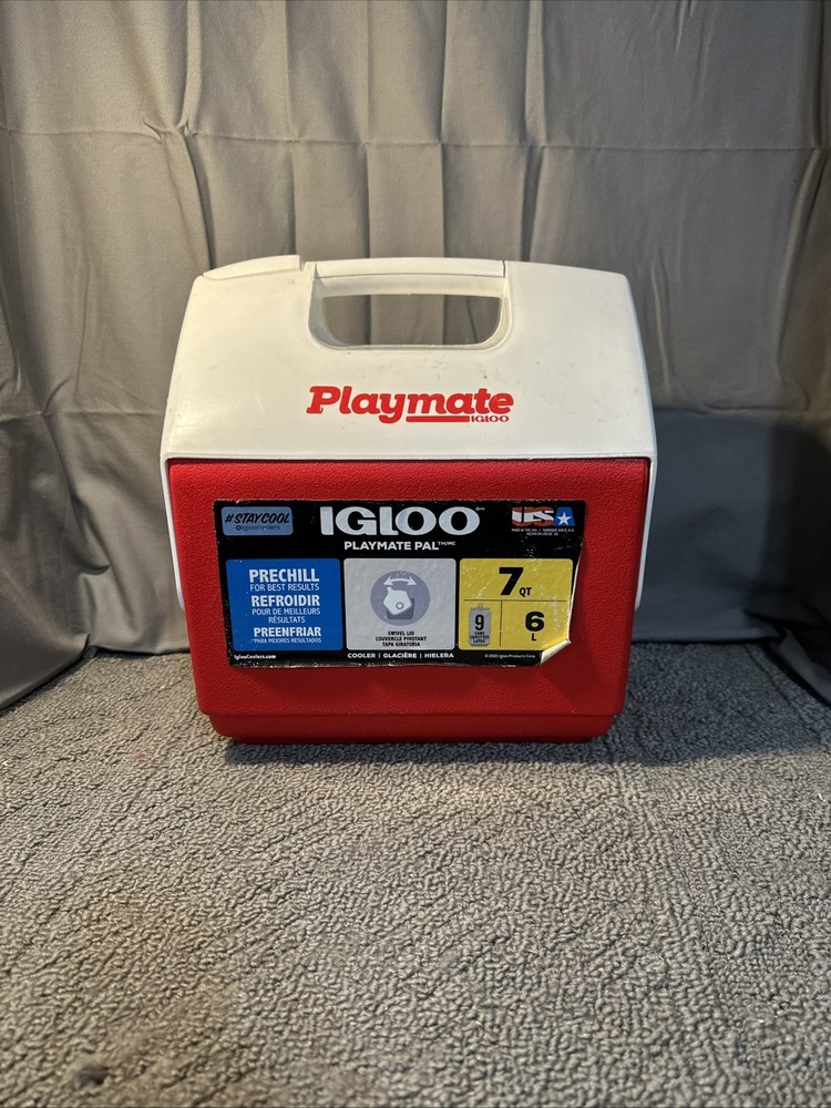 IGLOO Playmate Mini 4 qt. Hard Cooler, Red / White