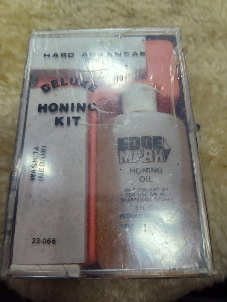 HALL'S EDGE MARK HONING KIT WITH HARD MEDIUM & FINE COARSE SHARPENING STONES