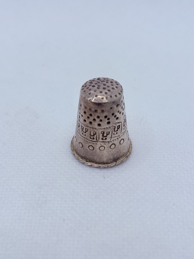 Vintage Sterling Silver 925 Decorated Thimble Faces Braided Edge