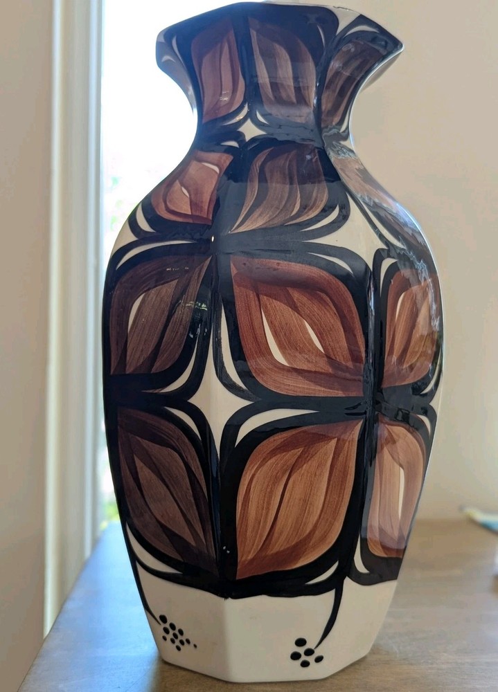 NGS Hawaii Vase Signed