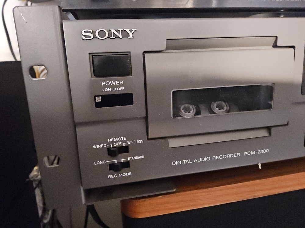 SONY PCM-2300 Illuminated bay DAT Player Recorder Deck In Working Condition