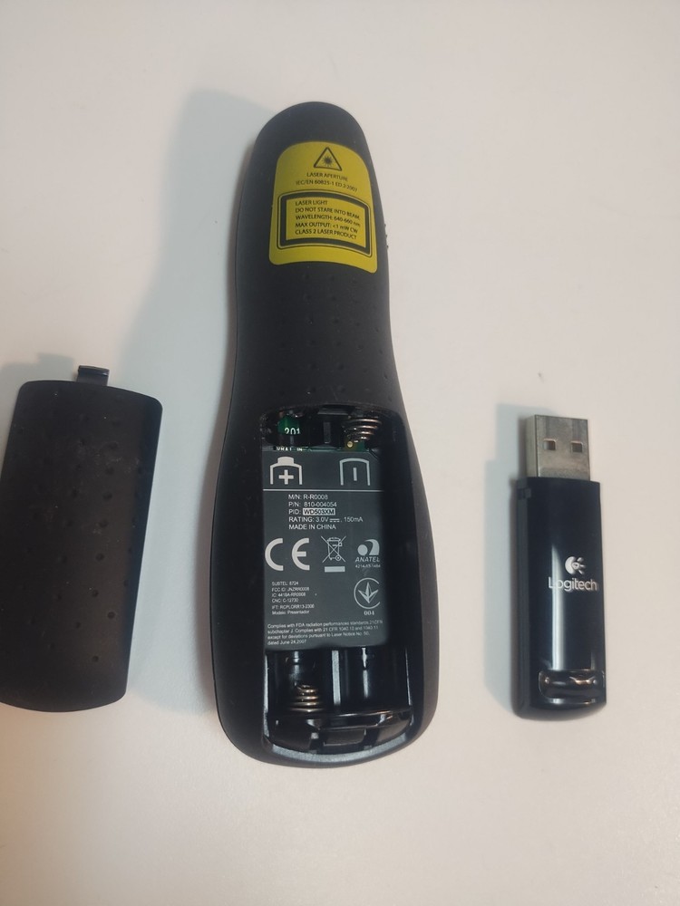 Logitech Wireless Presenter R400 Presentation Wireless remote with Laser Pointer