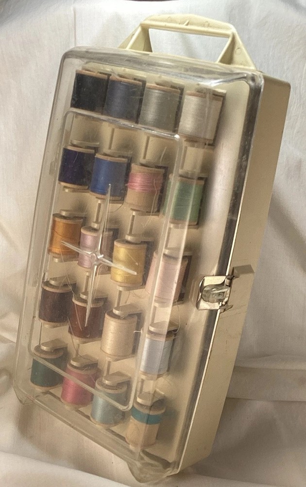 Vtg 60s Portable Plastic Sewing Storage Box~William Thomas & Sons