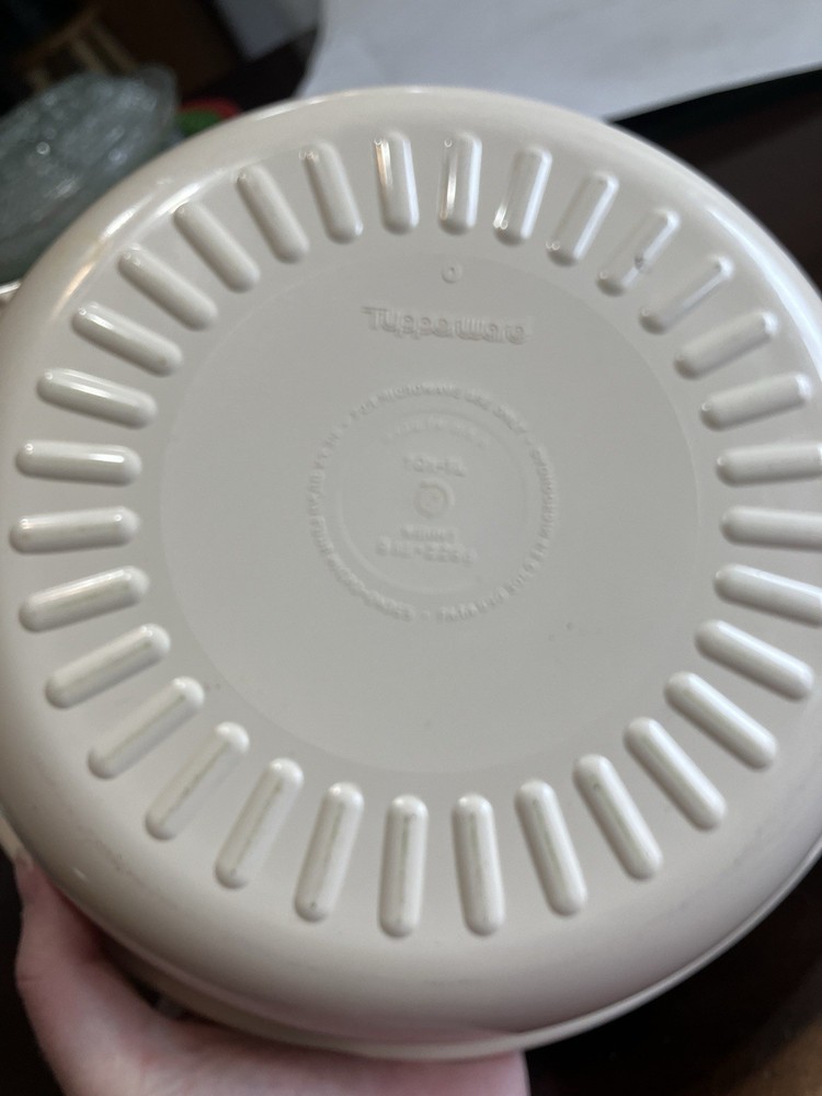 Tupperware 1 Qt Microwave Cookware Stackable Round Almond 2194A-1 Replacement