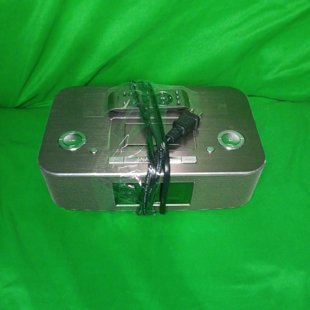 Phillips DC290B/37 Docking System 30Pin iPhone Player/Charger Alarm Clock