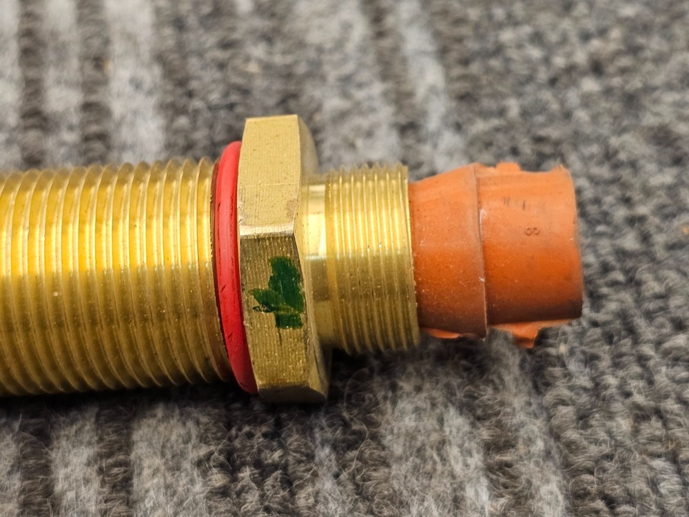 LR20976-0P-55 450W 120VAC 1581 3-Pin Engine Heater Element