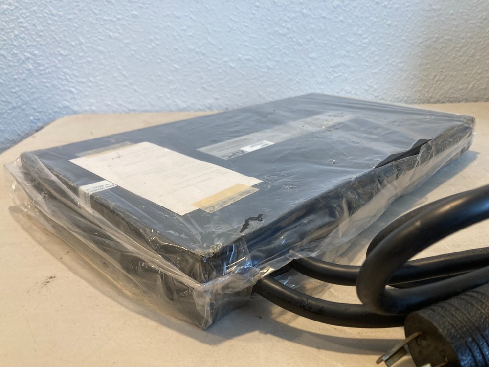 APC AP7752 Rack Mount Automatic Transfer Switch ATS 8-Outlet Open Box