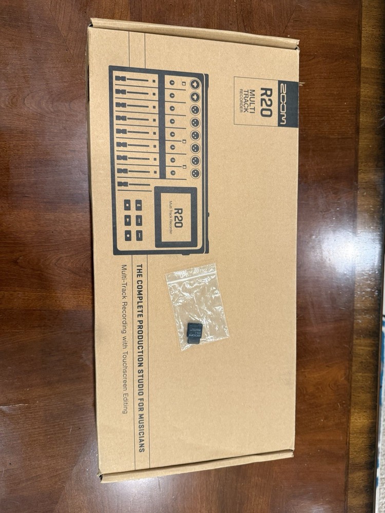 Zoom R20 Multitrack Recorder + Bluetooth Adapter BTA-1 - Original Box