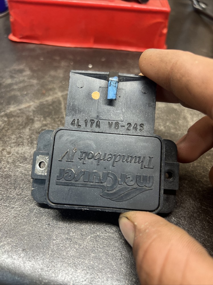 Thunderbolt IV v8-24S