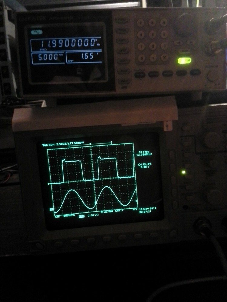 Instek AGG-2012 12 MHz Arbitrary Function Generator USB programmable 10V p-pk