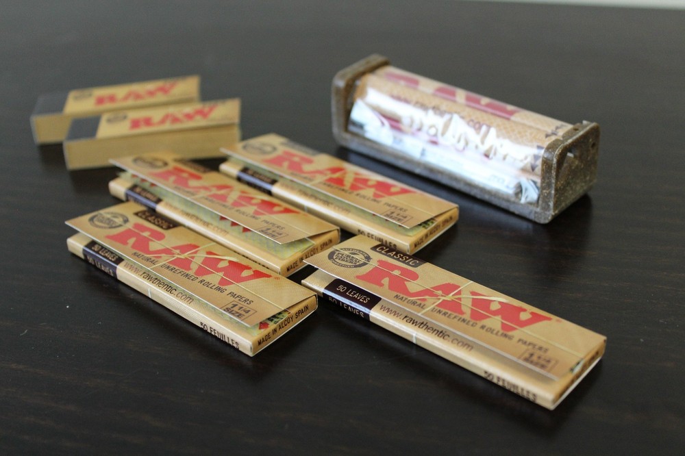 RAW Papers Tips Roller 4 Classic 1 1/4 Size with 2 Original Tips 79mm machine