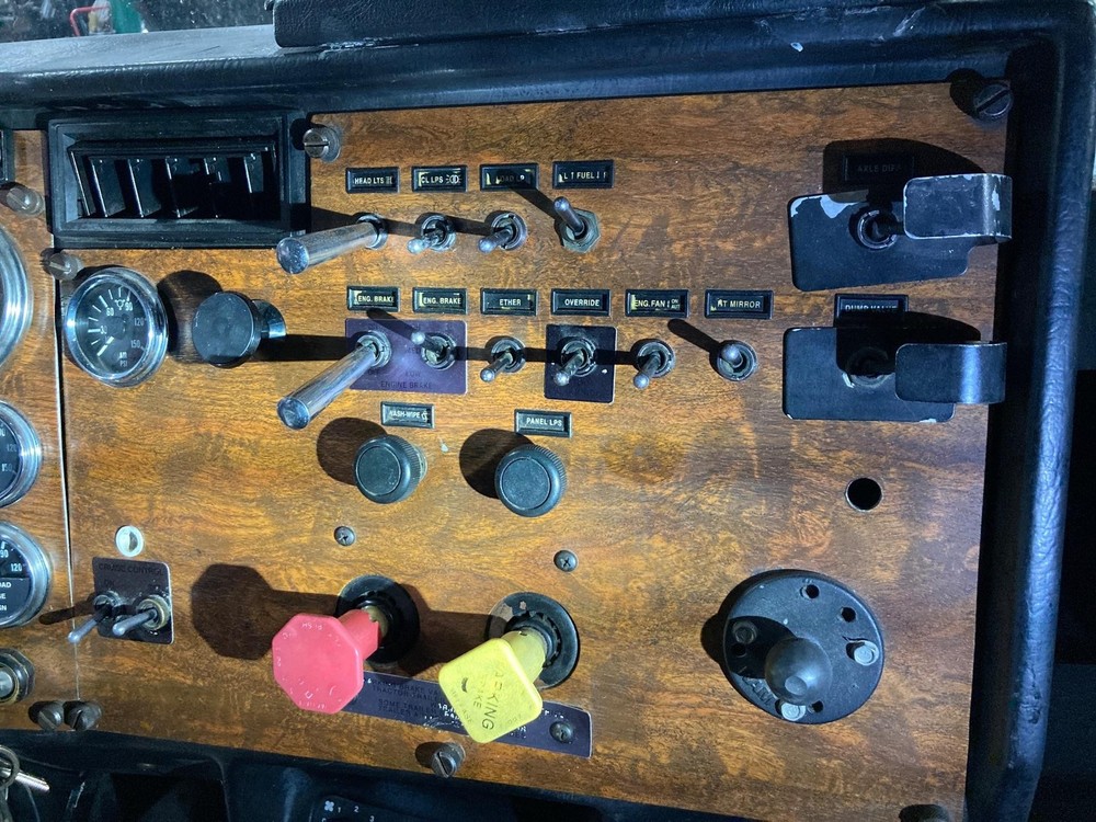 1987-2000 Peterbilt 379 IGNITION Dash Panel - Used
