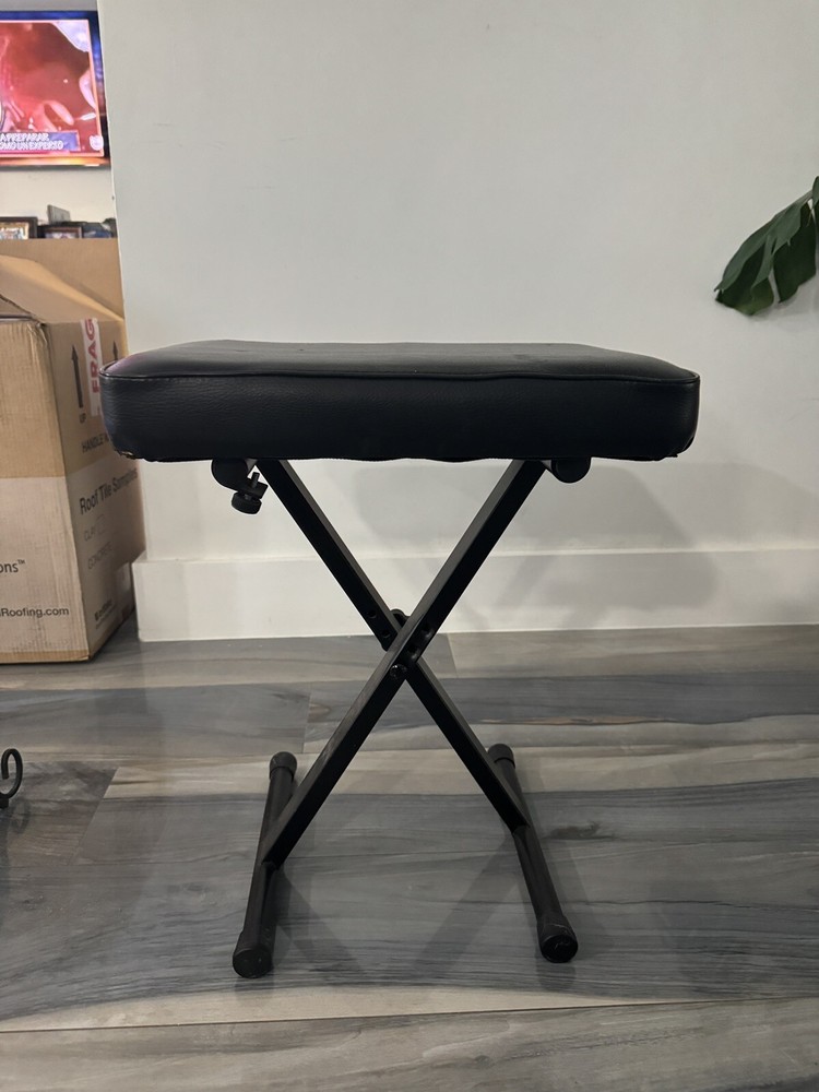 Yamaha PKBB1 Adjustable Padded Keyboard Bench, Black