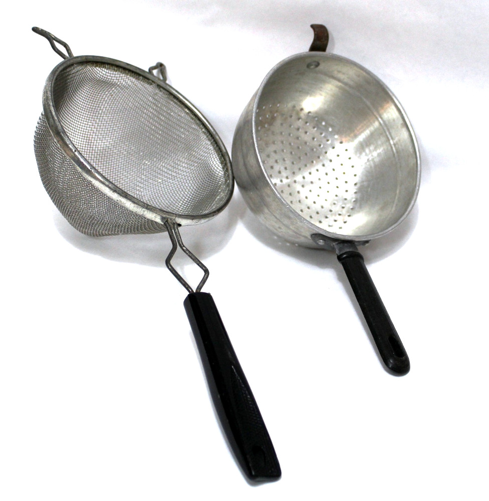 Vintage Mesh Sieve Strainer Colander Pan Black Handle Kitchen Utensils 2