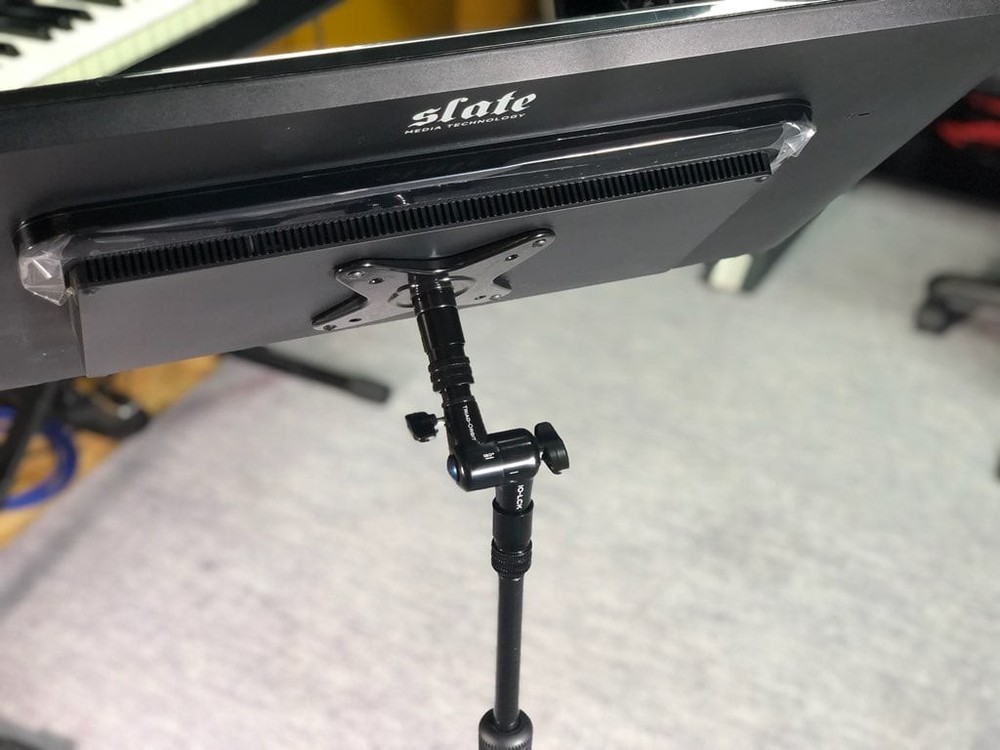 Triad-Orbit IO-LCK IO-Equipped Locking Swivel