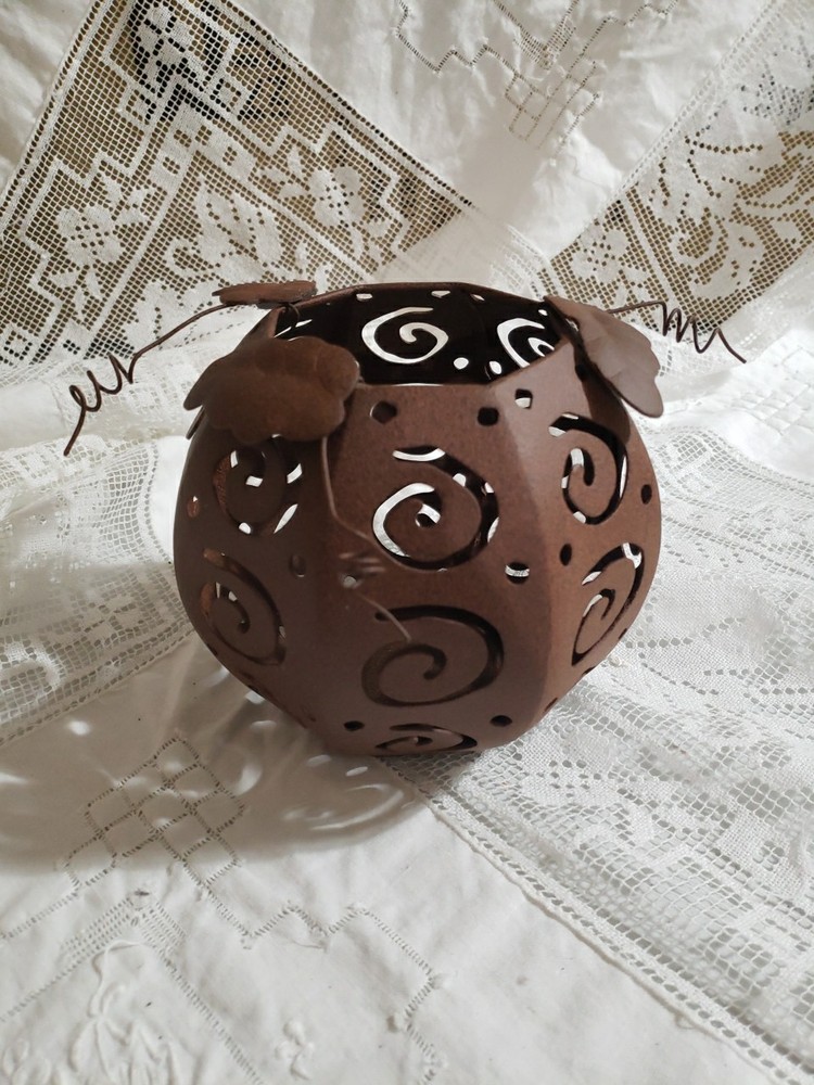 Metal Scroll Work Pumpkin Tea Light Holder