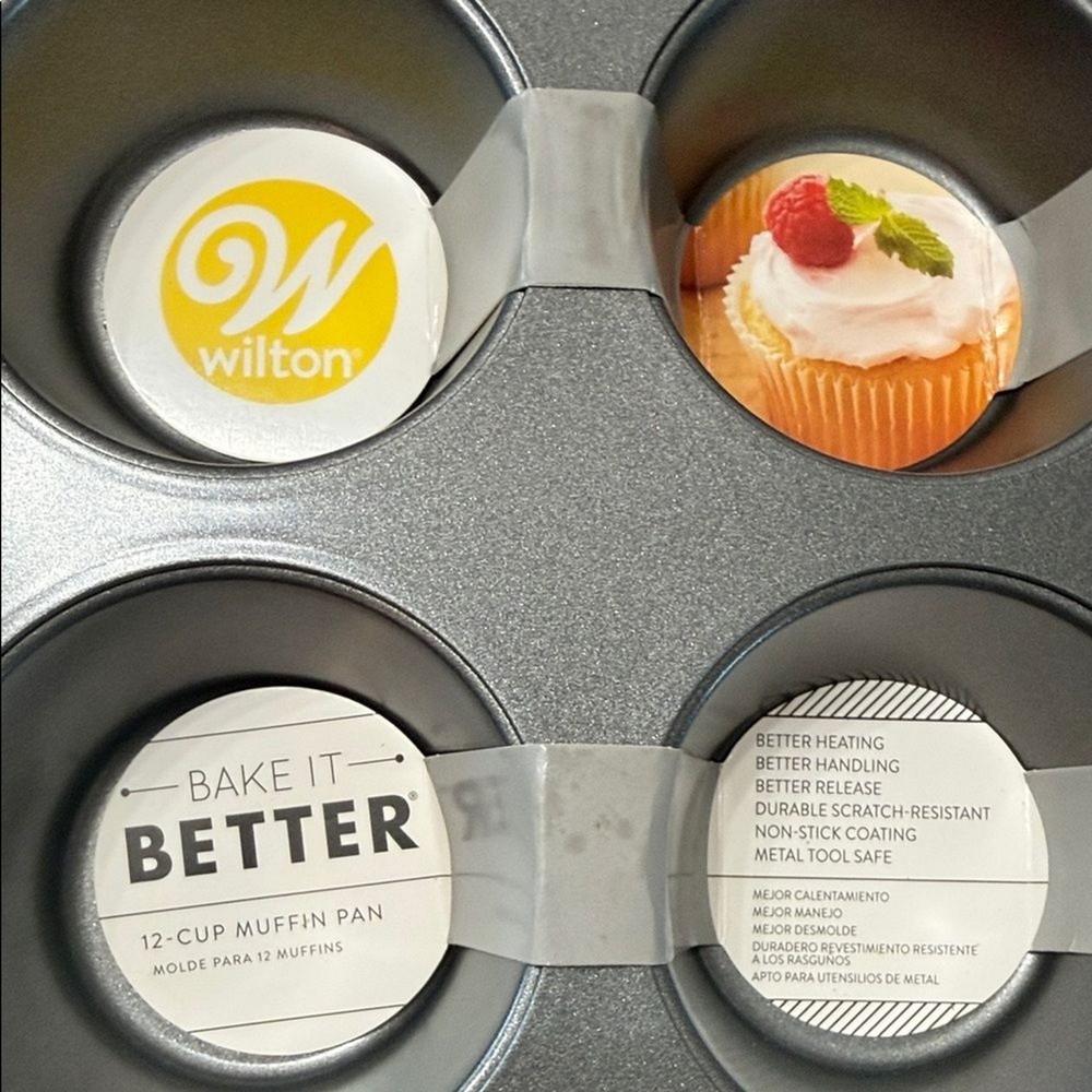 Wilton Silver Non-Stick 12-Cup Cupcake Pan