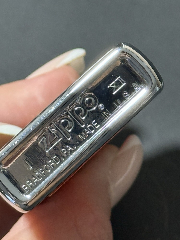 ZIPPO CHRISTMAS TREE SEASONS GREETINGS LIGHTER