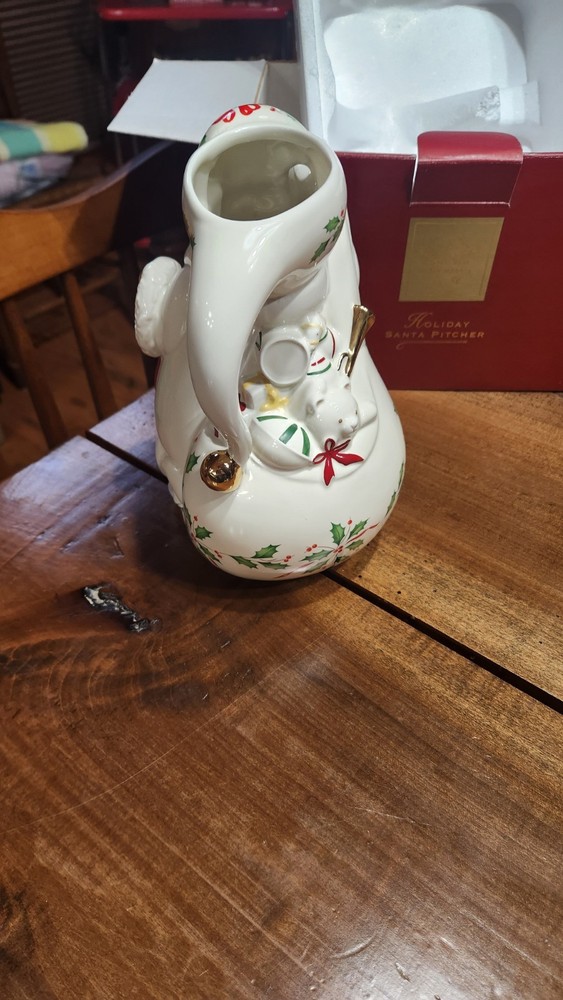 Lenox Santa Pitcher 9 "