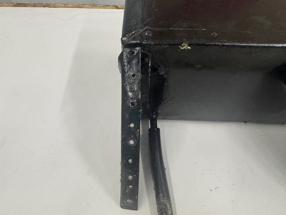 Luscombe Model 8 Battery Housing Box
