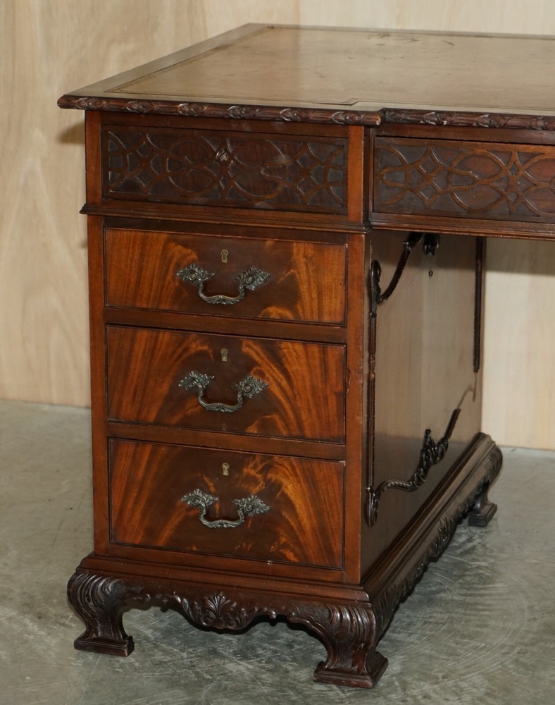 ANTIQUE THOMAS CHIPPENDALE REVIVAL INVERTED BREAKFRONT PARTNER DESK LEATHER TOP