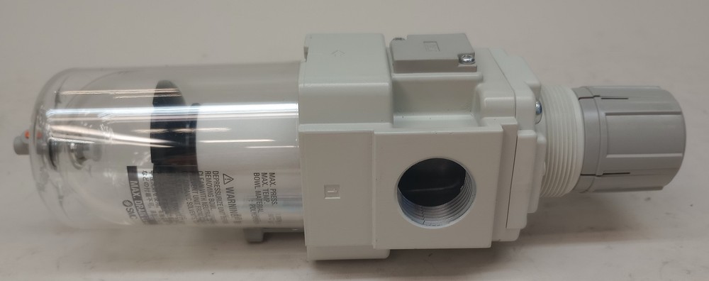SMC AW40-06-B Filter Regulator 3/4" Port