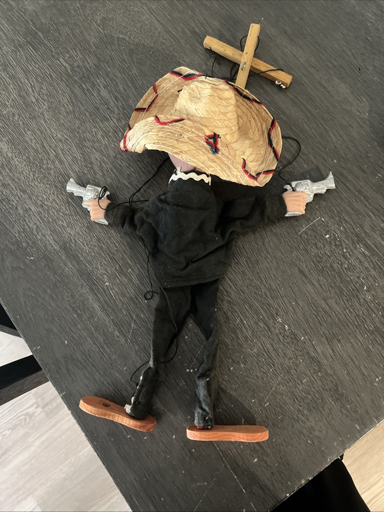 Mexican Marionette String Puppet Bandido Gun string is tangled