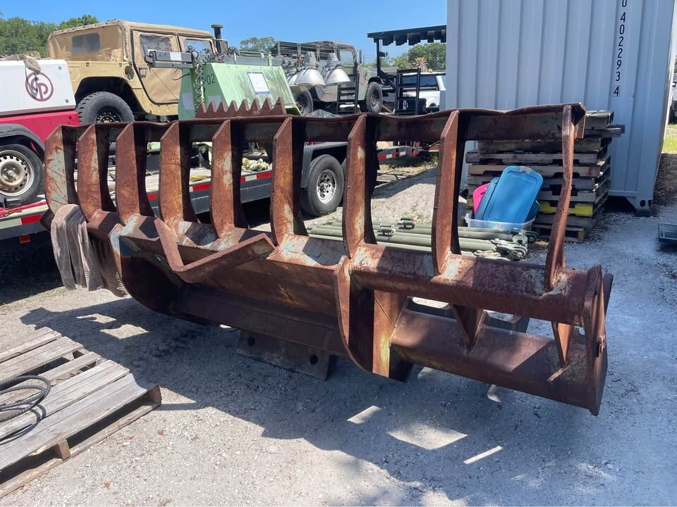 Brown 2014 Case 821c Root Rake wheel loader