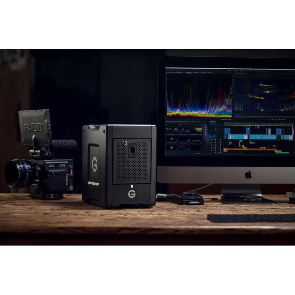 SanDisk Professional G-RAID Shuttle 4-Bay Thunderbolt 3 and USB-C RAID Array wit