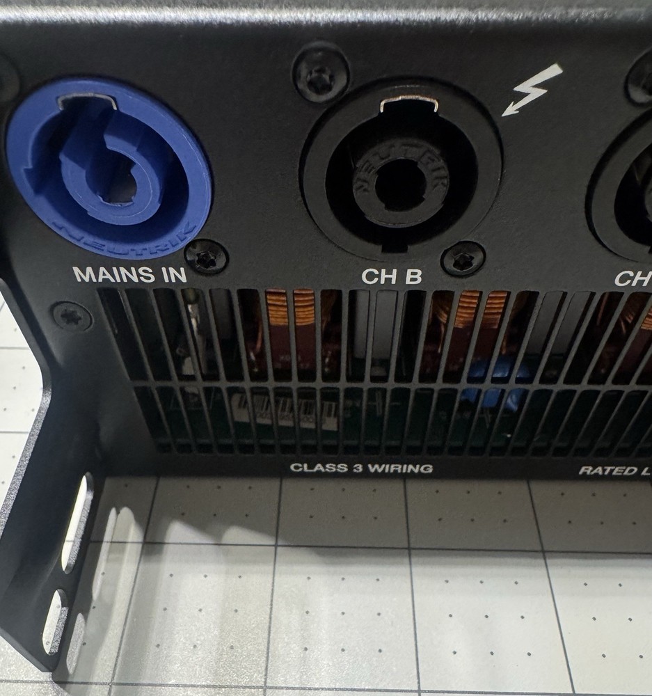 Electro-Voice TG-7 Professional Power Amplifier EV Studio Rack Mount Line Array