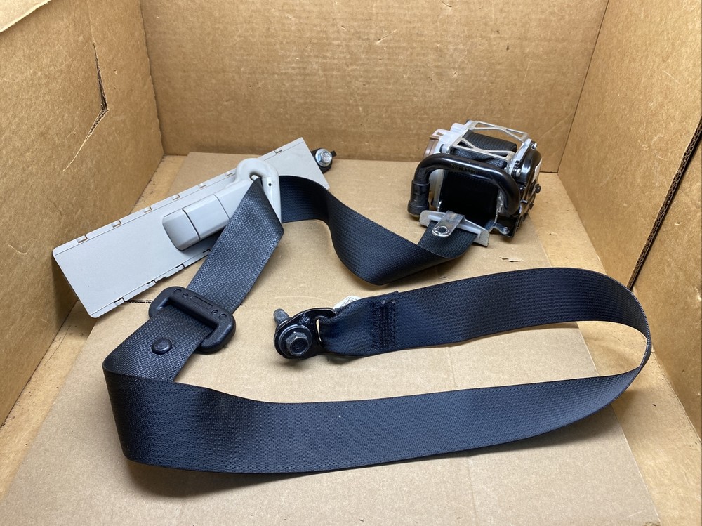 2016-2019 Versa Front Right Passenger Side Seat Belt Seatbelt Retractor Assembly