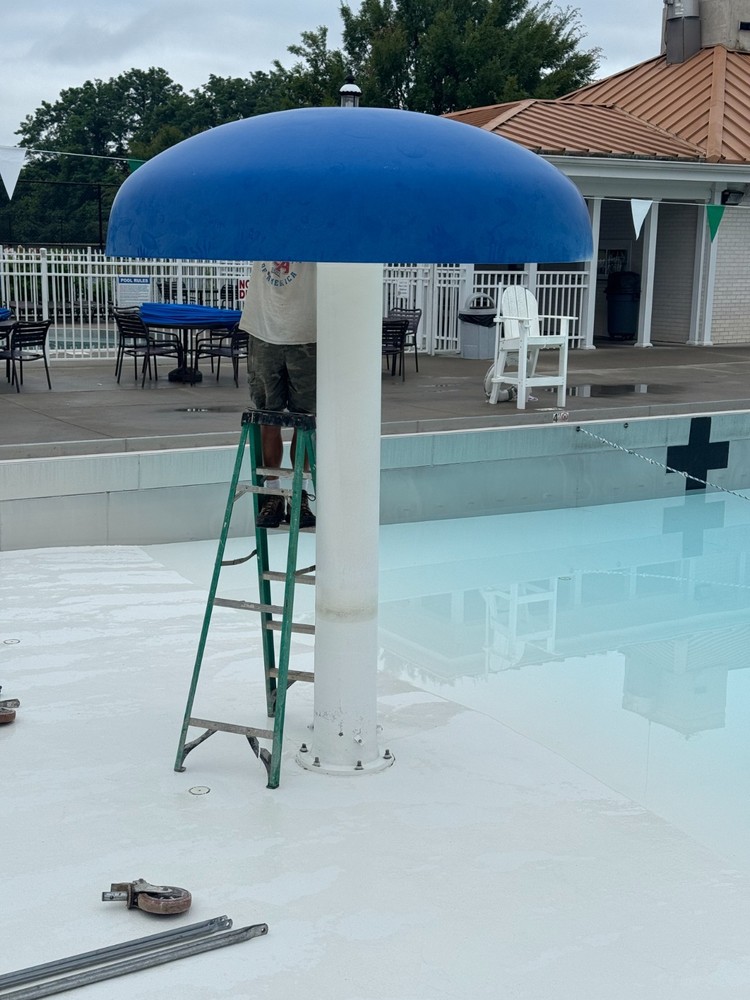 commercial water feature for pool, Raindrop, white and blue