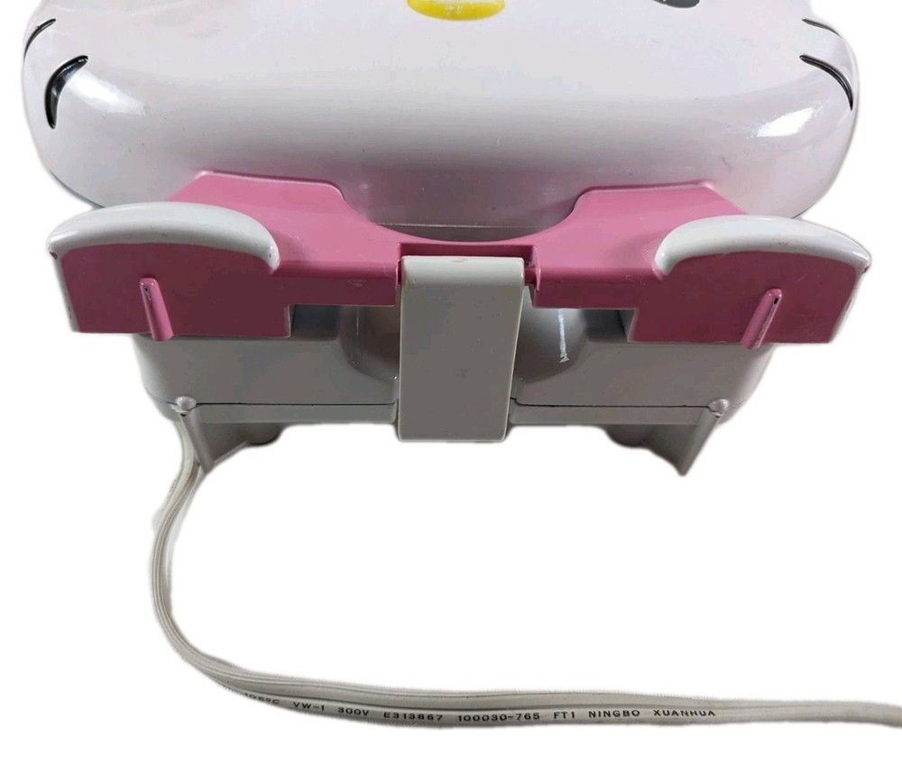 Hello Kitty Sanrio Cupcake Muffin Maker Clean Tested Pink Bakeware Kitchen Oven
