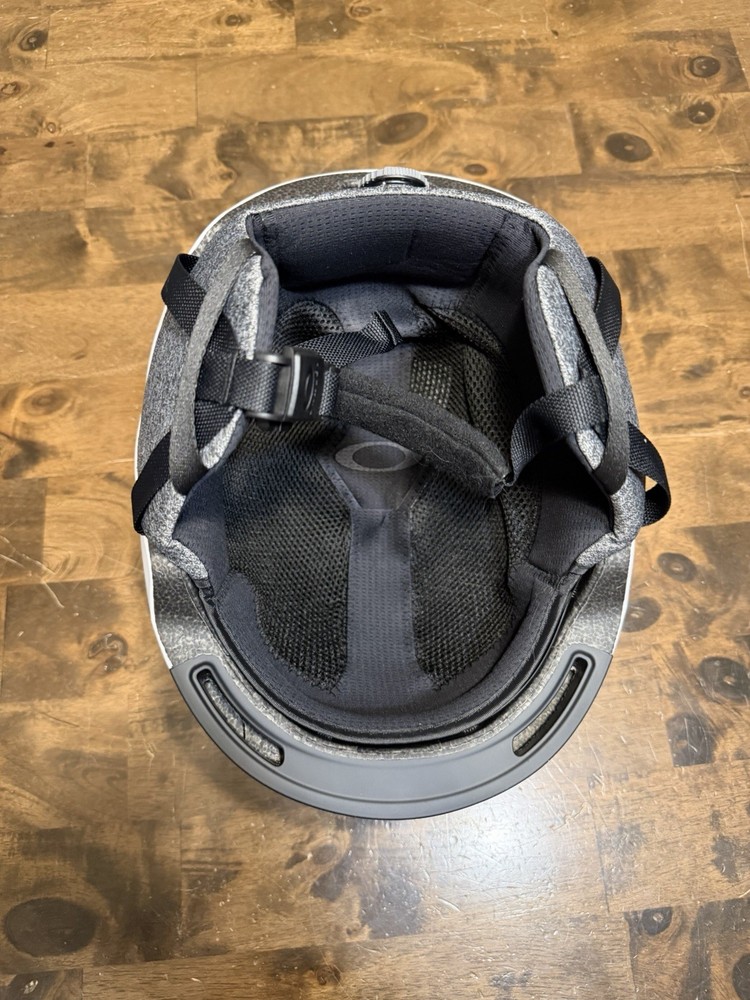 Oakley MOD1 MIPS Helmet XL White