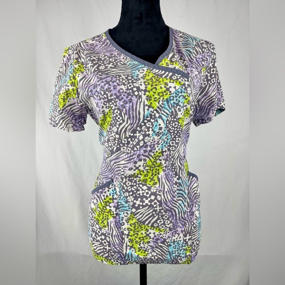 ScrubStar Leopard Print 2 Pocket Scrub Top