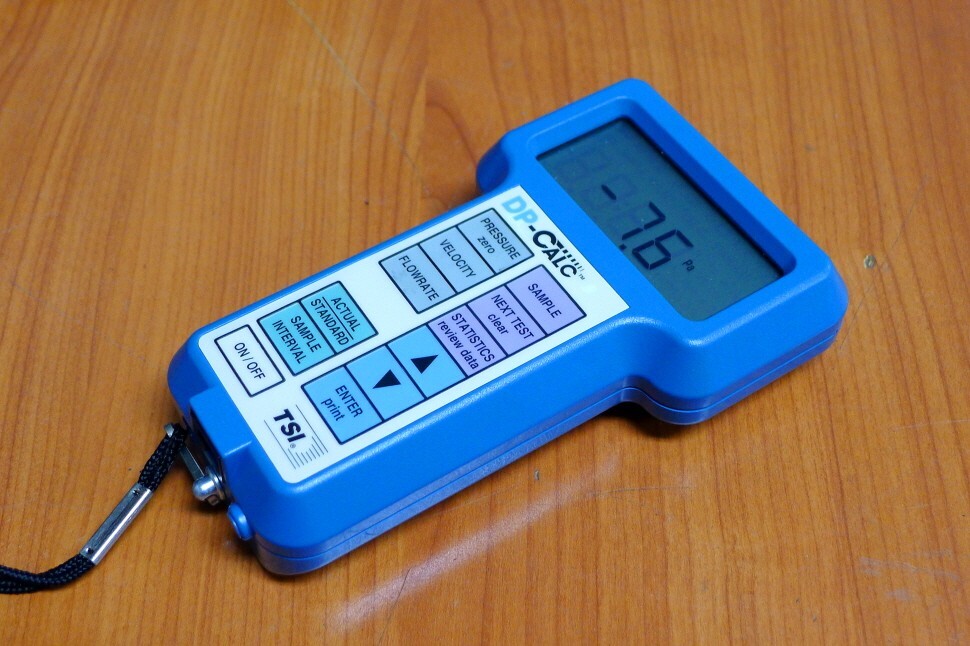 TSI 8705-M-GB DP-CALC MICRO MANOMETER