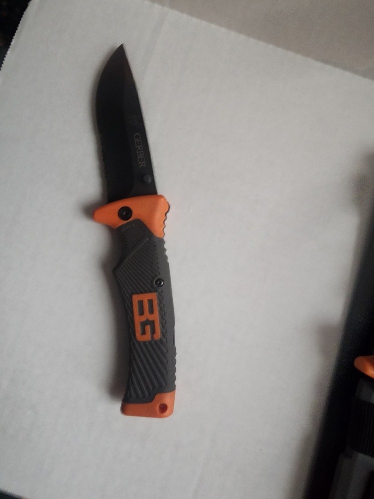 Gerber Bear Grylls Survival Knife Set Folder & Fixed Blade Fire Starter Sheath