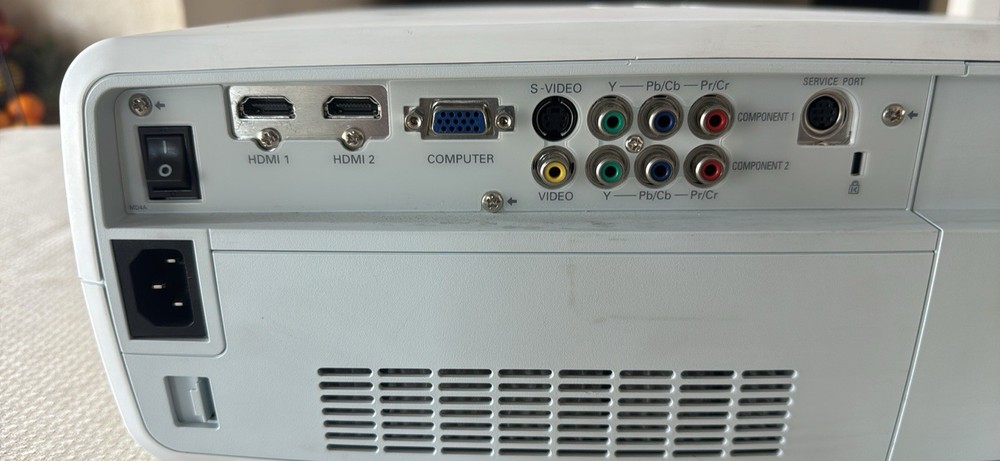 Sanyo PLV-Z2000 Projector 716 Hours