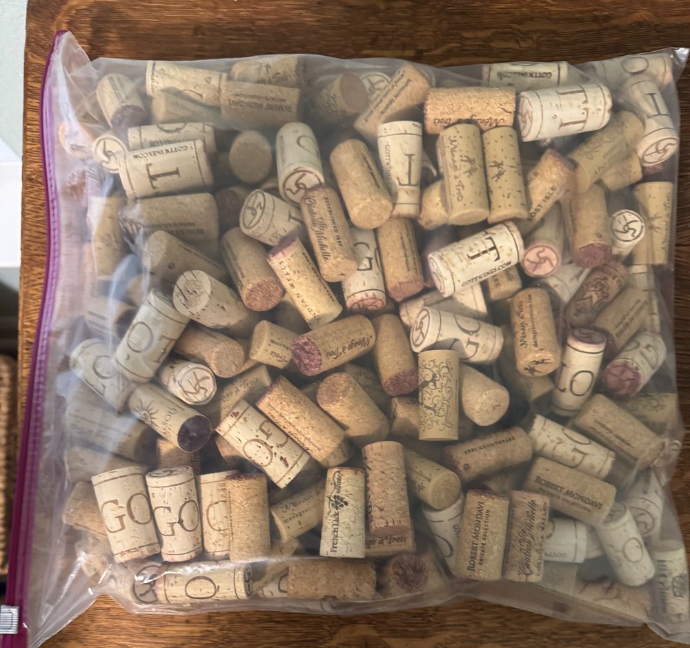 Natural Used Assorted Wine Corks Quantity 220 for Crafts