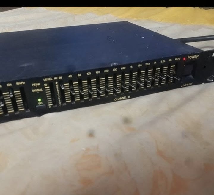 Yamaha GQ2015A Equalizer Nice ! Functional