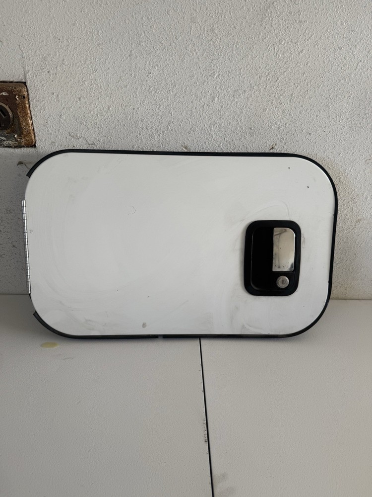 KENWORTH T680 SLEEPER DOOR DRIVER LEFT SIDE LH