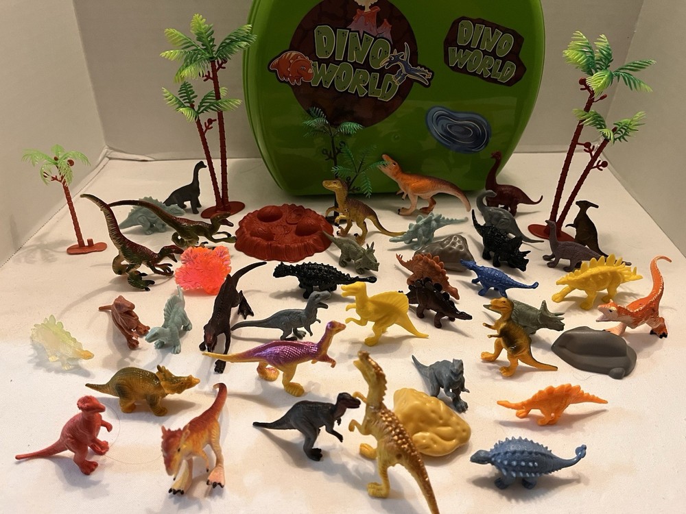 Dino World Green Plastic Case with 38 Assorted Dinosaurs & 8 Trees & Rocks