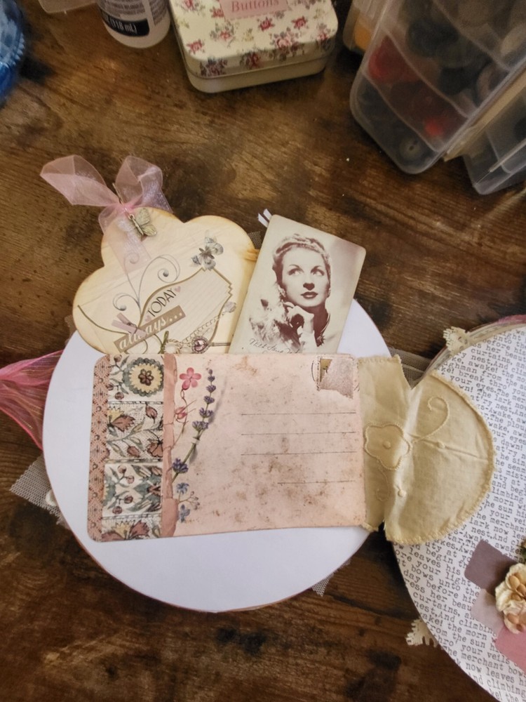 Antique Round Floral Journal