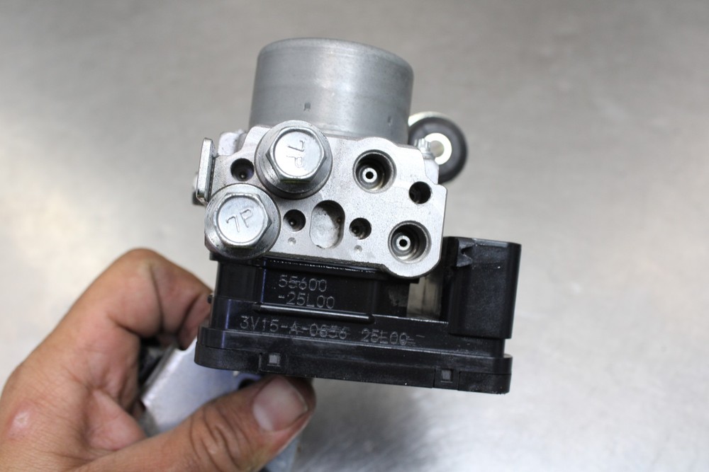 24-26 SUZUKI GSX-8R ABS PUMP UNIT MODULE