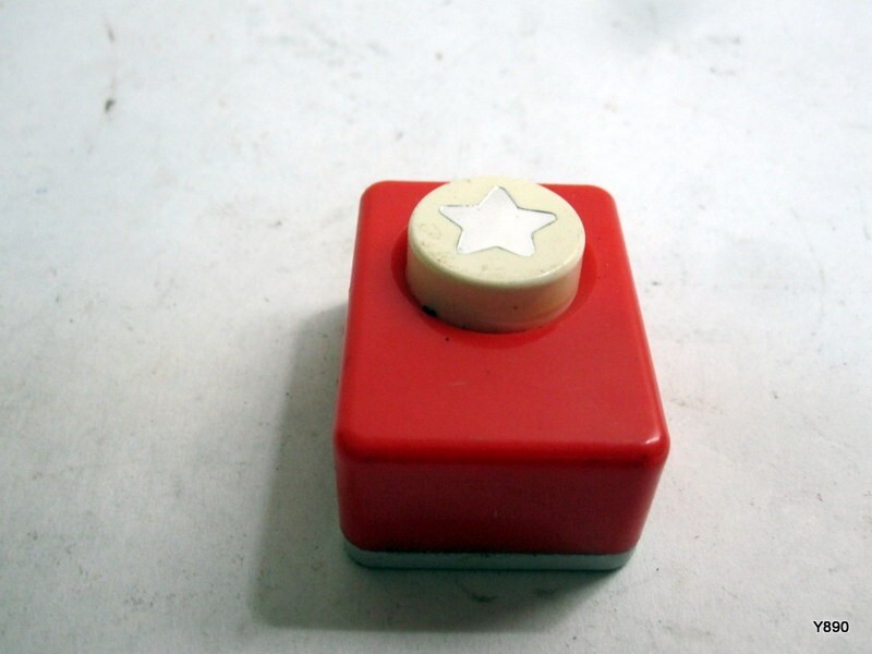 Craft Punch Carl CP-1 Star  Japan red