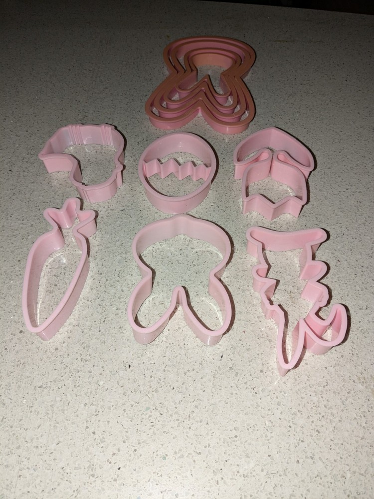 10 Unbranded Pink Plastic Easter Cookie Cutters including 4 Nested Bunny Heads
