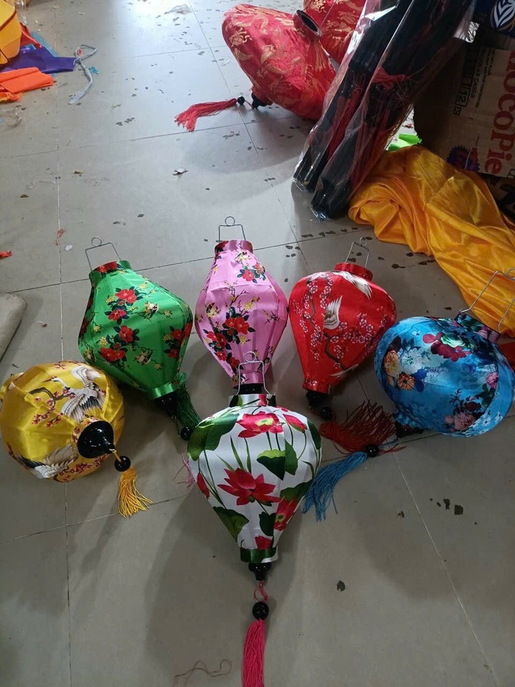 Word Vendor | Silk Lantern with Pattern | Handmade: with Bamboo and Silk