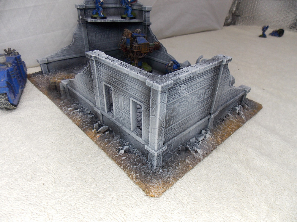 WARGAMING TERRAIN PAINTED BUILDING