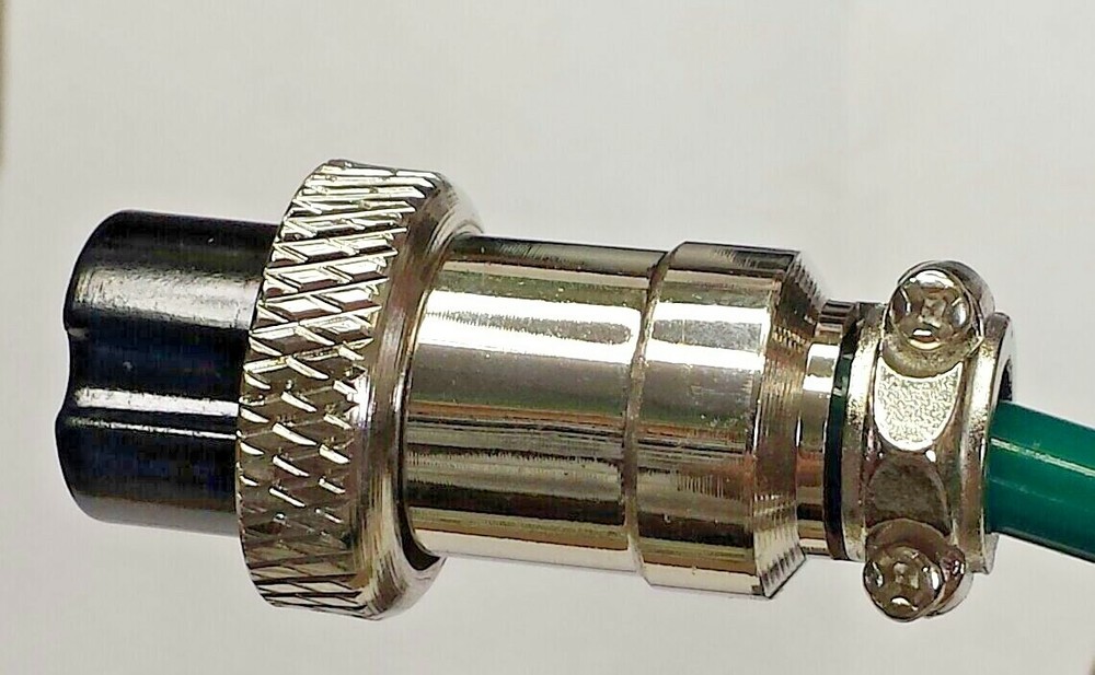 CEA-CBC4 Screw-Lock Japan style four-pin microphone connector